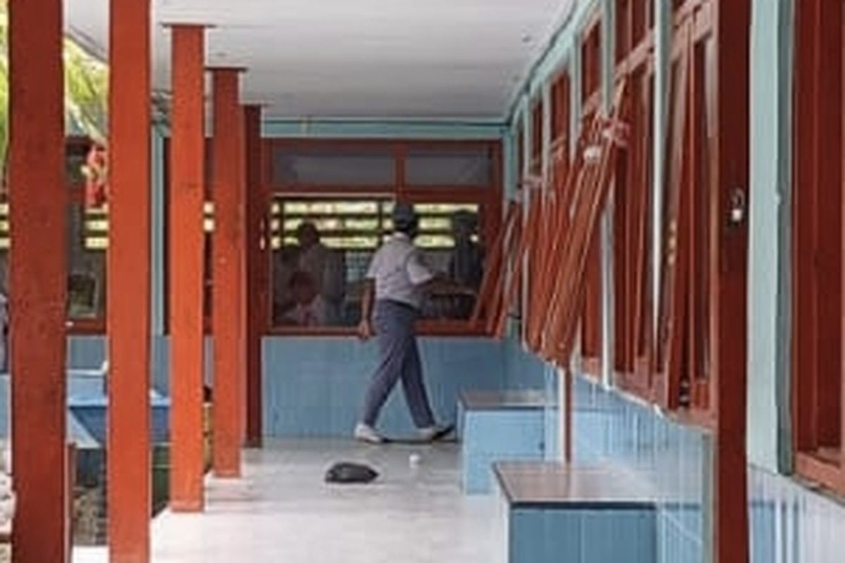 Suasana SMAN 2 Pamekasan saat tidak terima MBG, Senin (17/11/2025)