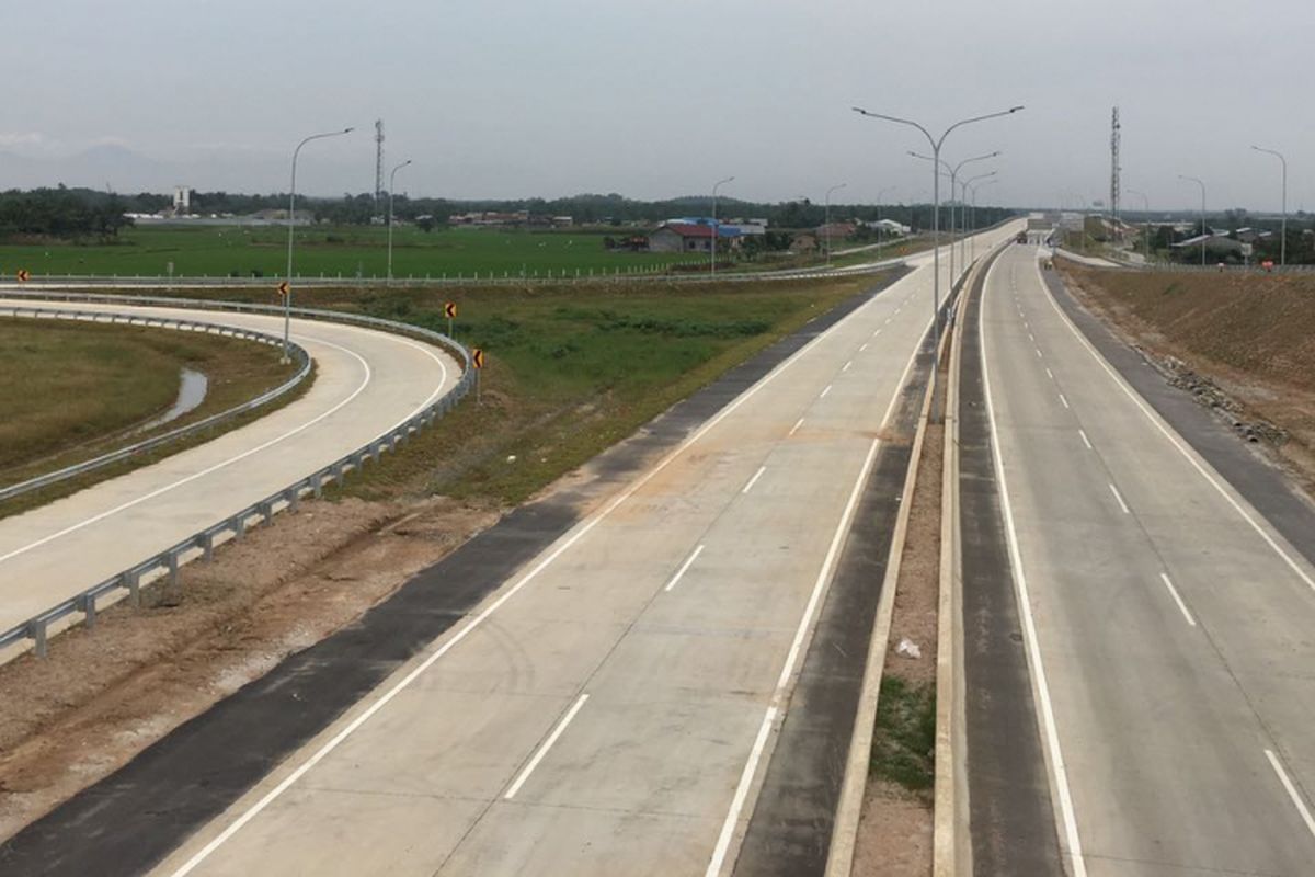 Kondisi aktual Jalan Tol Trans Sumatera ruas Medan-Kuala Namu-Tebing Tinggi.