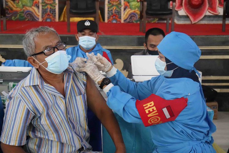 Kegiatan vaksinasi booster yang dilakukan Satgas Penanganan Covid-19 Kabupaten Buleleng, Bali.