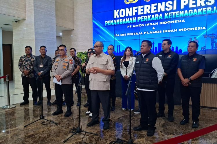 Wamenaker Minta Buruh Tahan Demo demi Jaga Iklim Investasi, Utamakan Mediasi