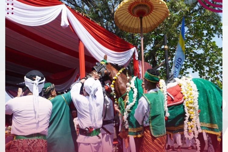 Pawai Kuda Kosong dalam Helaran Budaya 2022 di Cianjur, Jawa Barat.