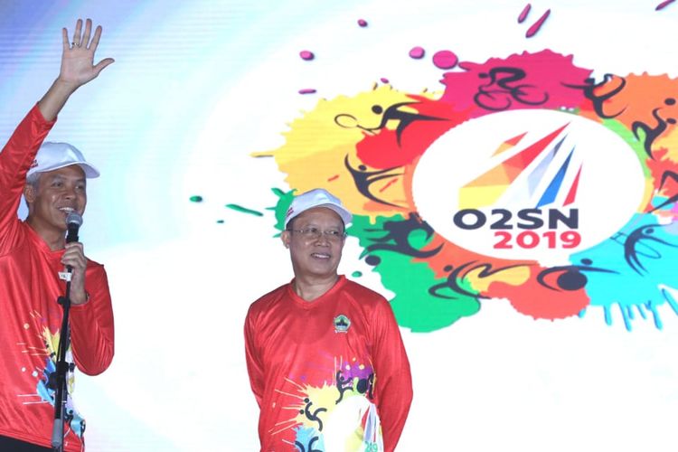 Gubernur Jawa Tengah Ganjar Pranowo saat membuka Olimpiade Olahraga Siswa Nasional (O2SN) tingkat SD, SMP dan Pendidikan Khusus dan Layanan Khusus (PKLK) di UTC Hotel Jl Kelud Raya, Senin (26/8/2019).
