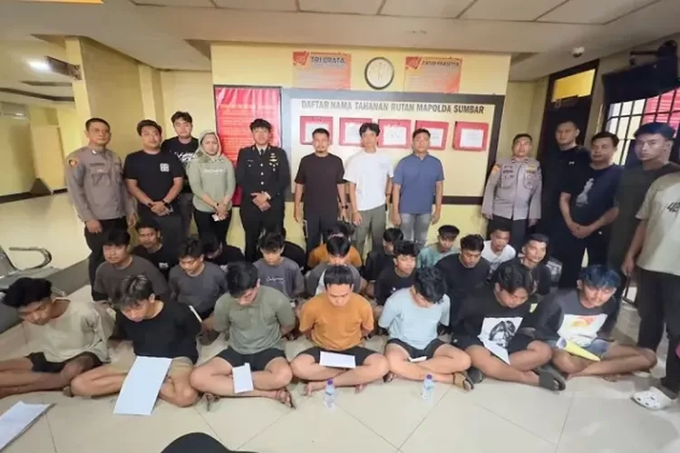 Polisi Tangkap 21 Orang Diduga Promosikan Judi Online di Padang