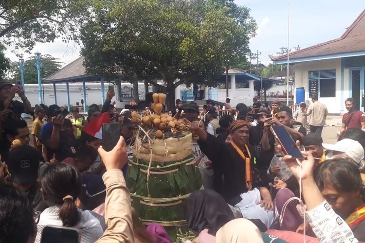 Mengenal Makna Gunungan Jaler dan Estri di Tradisi Grebeg Besar Idul Adha Keraton Solo