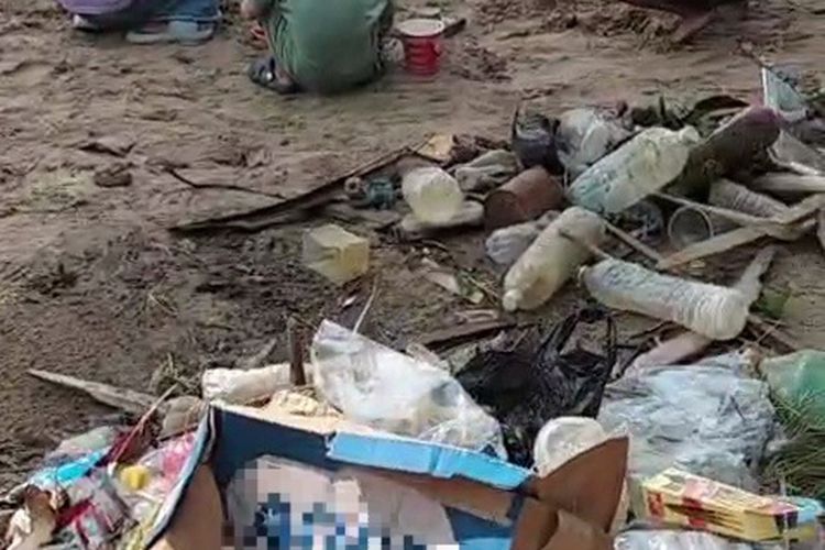 Destinasi Wisata Favorit di Perbatasan RI – Malaysia Dipenuhi Sampah Bekas Pelampung Rumput Laut
