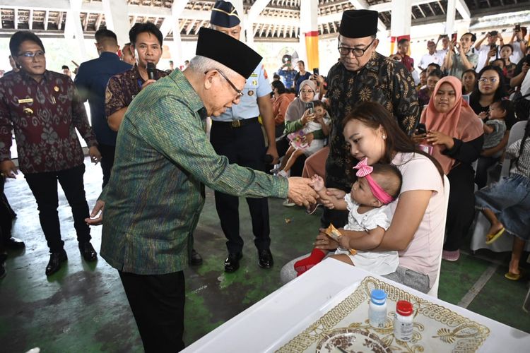 Wakil Presiden Ma'ruf mengunjungi Pos Pelayanan Terpadu (Posyandu) Cempaka Banjar Mumbul, Badung, Selasa (17/10/2023) pagi di sela-sela kunjungan kerja di Bali.