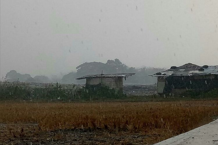 Suasana limbah yang ada di desa Sindang Jaya, Kabupaten Tangerang, Banten, 