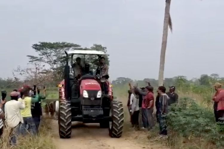 Proses eksekusi lahan sawit milik PT BSA yang diklaim dikuasai warga, Kamis (21/9/2023).