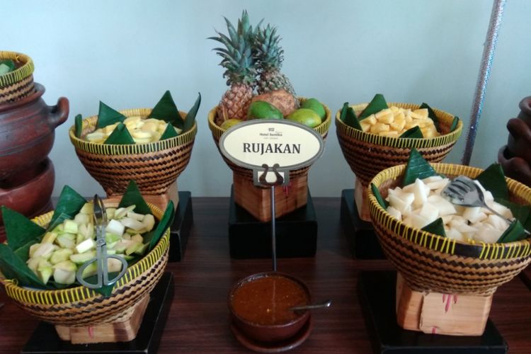 Hidangan khas Betawi di Hotel Santika Premiere Slipi Jakarta.