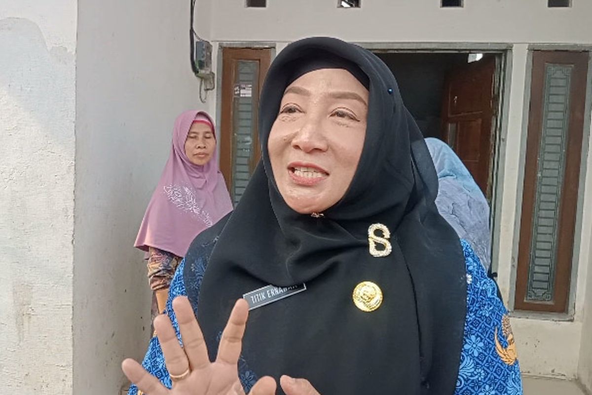 Kepala Dinas Keluarga Berencana Pemberdayaaan Perempuan dan Perlindungan Anak (KBPPPA) Gresik, dr Titik Ernawati.
