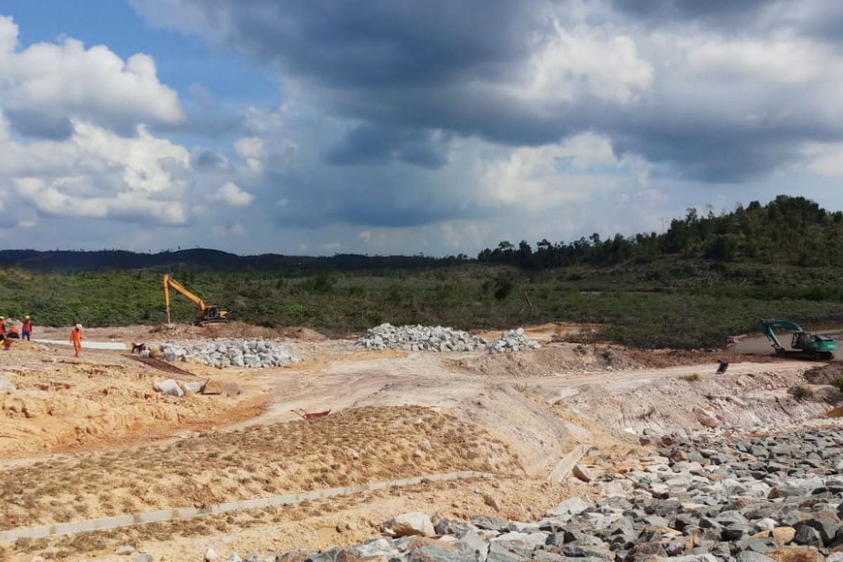 Kebutuhan air baku di Batam pada 2020 mendatang diperkirakan mencapai 4.500 liter per detik, sementara saat ini masih ada kekurangan sekitar 750 liter per detik. Tentunya dengan kapasitas bendungan Sei Gong yang mencapai 400 liter per detik, itu artinya hanya tersisa 350 liter per detik yang harus dipenuhi pemerintah