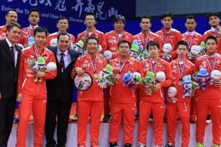 tim Piala Thomas Indonesia 2016 bersama ketua BWF, Poul Erik Hoyer Larsen