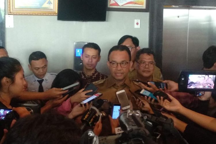 Gubernur DKI Jakarta Anies Baswedan di Kantor Bawaslu RI, Jakarta Pusat, Senin (7/1/2019).