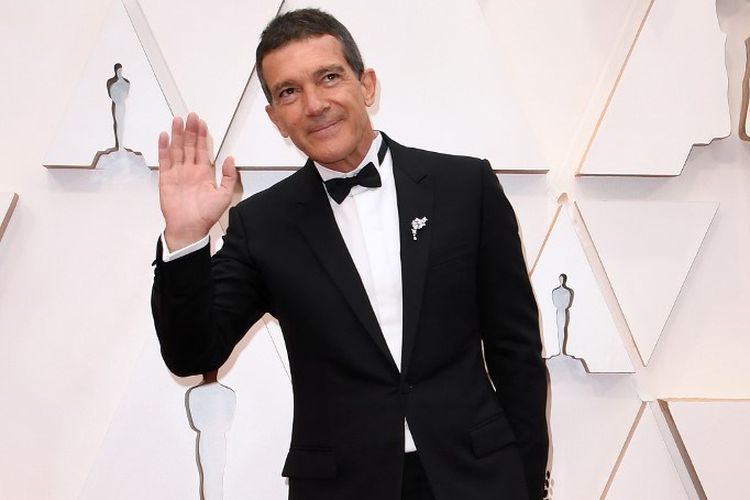 Aktor asal Spanyol Antonio Banderas menghadiri perhelatan Oscar 2020 yang digelar di Dolby Theatre, Hollywood, California, pada 9 Februari 2020.