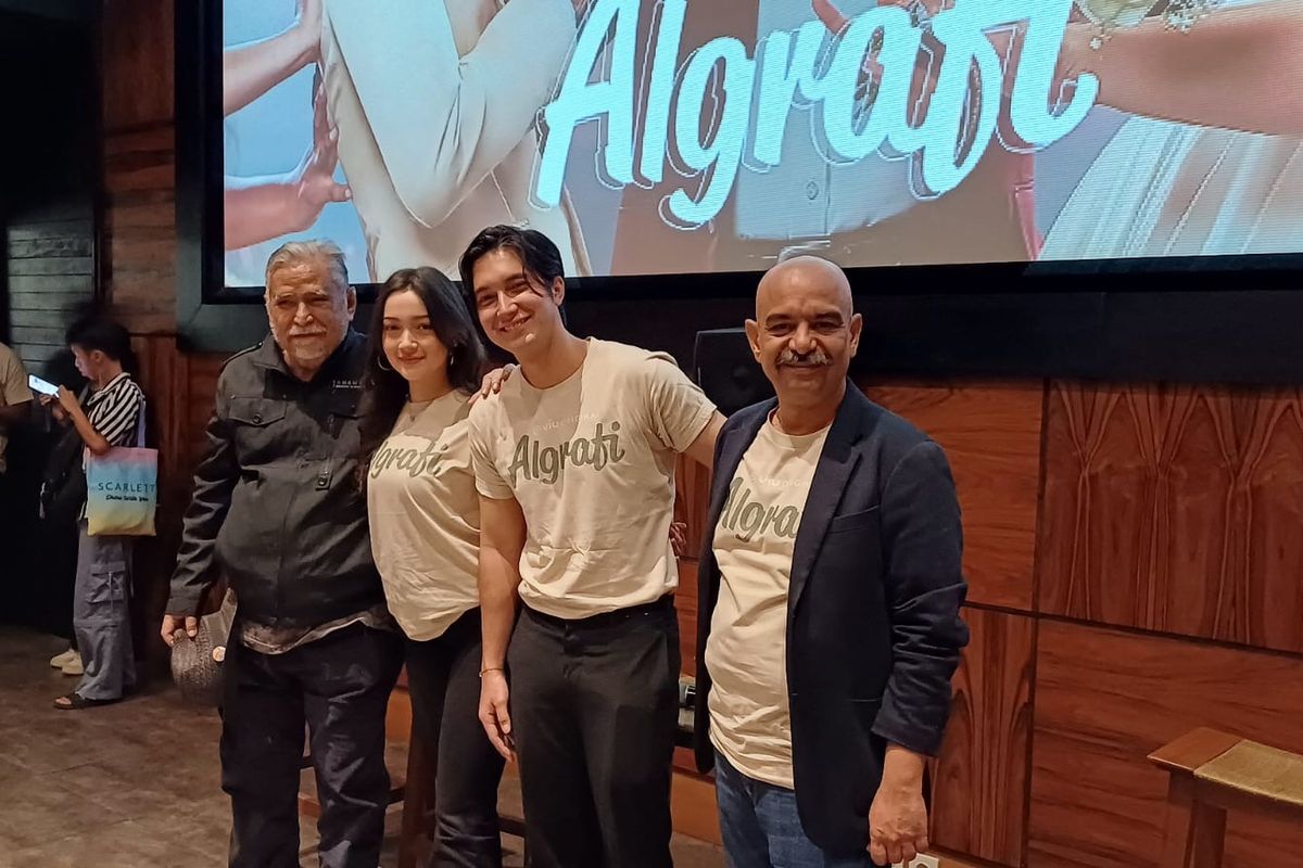 Deretan pemain film Algrafi dalam jumpa pers di daerah Kemang, Jakarta Selatan, Kamis (20/6/2024).