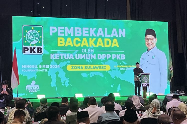  Ketua Umum Partai Kebangkitan Bangsa (PKB) Muhaimin Iskandar atau Cak Imin saat memberikan pembekalan kepada bakal calon kepala daerah (Bacakada) yang diusung oleh PKB di Four Points Makassar, Sulawesi Selatan, Minggu (5/5/2024).