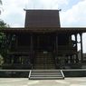 Rumah Adat Kalimantan Selatan: Nama, Sejarah, dan Makna Filosofinya