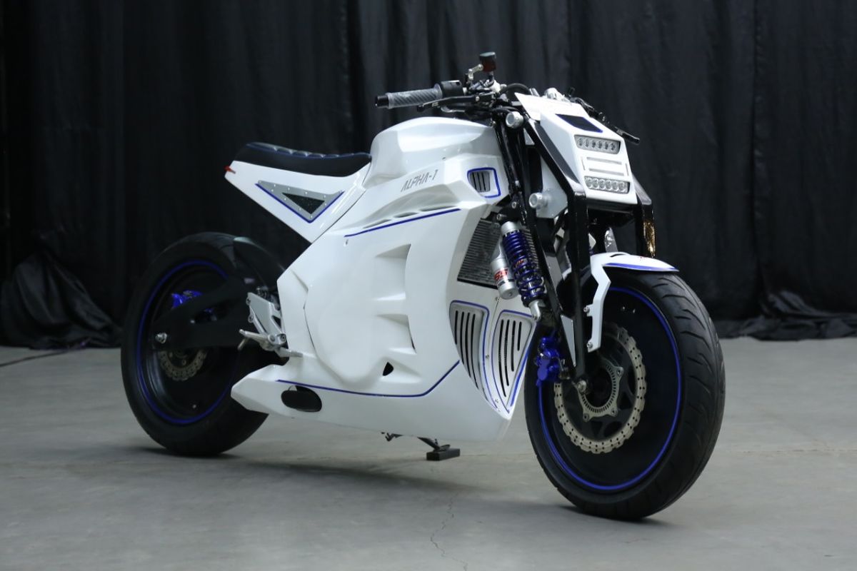 Kawasaki Ninja 250 bergaya Neo Cafe Racer garapan Zone Modified Project