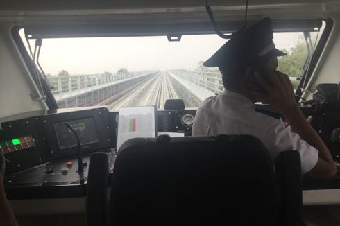 Nyamannya Naik LRT Palembang, Semoga Tak Mogok Lagi (2)