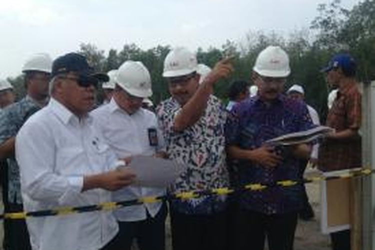 Proyek Jalan Tol Terbanggi Besar-Bakauheni, Lampung. Gambar diambil Jumat (6/11/2015).