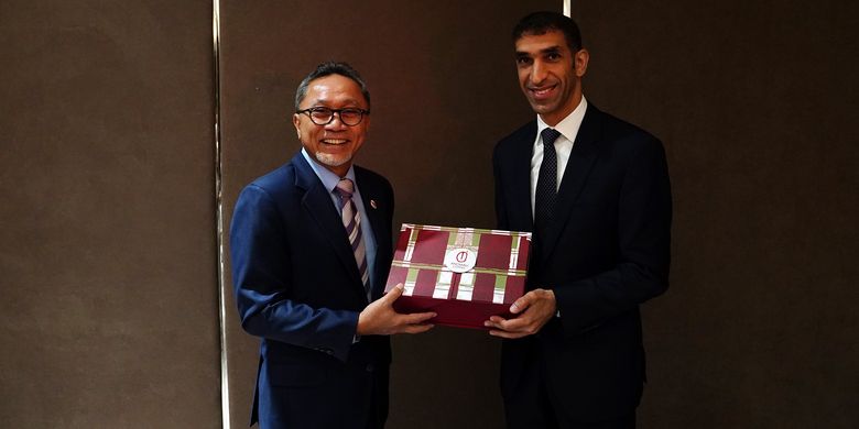 Menteri Perdagangan RI, Zulkifli Hasan melakukan pertemuan dengan Menteri Negara Urusan Perdagangan Luar Negeri Uni Emirat Arab, Thani Bin Ahmed Al Zeyoudi di sela ASEAN Business Investment Summit ke-23 di Jakarta, Minggu (3/9/2023).