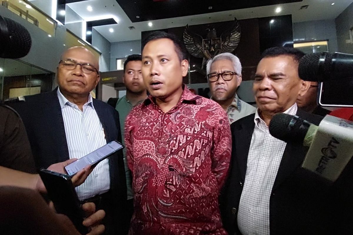 Staf Sekretaris Jenderal (Sekjen) PDI-P Hasto Kristiyanto, Kusnadi mengaku pernah bertemu atau melihat langsung Harun Masiku, Rabu (19/6/2024).