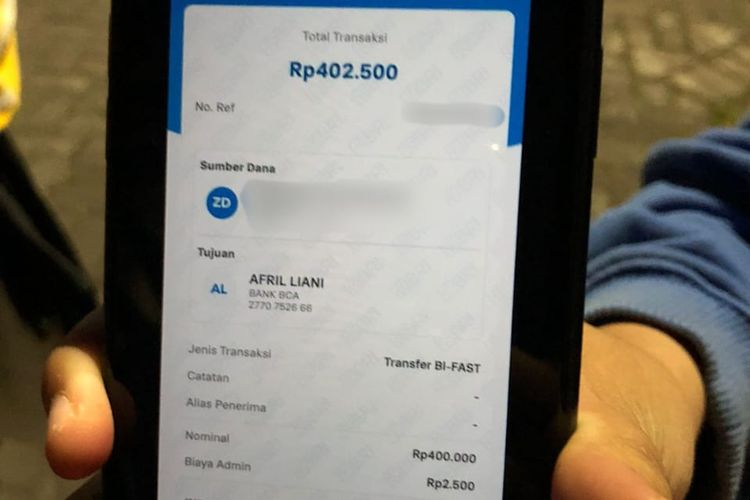 Bukti transfer korban penipuan tempat kos fiktif. 