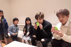 Tak Takut Bau, Taemin dan Onew SHINee Makan Pancake Durian dengan Santai
