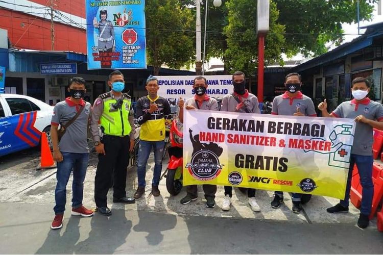 Komunitas motor Yamaha Nmax Club Indonesia (YNCI) bagikan puluhan ribu hand sanitizer dari Aceh sampai Papua