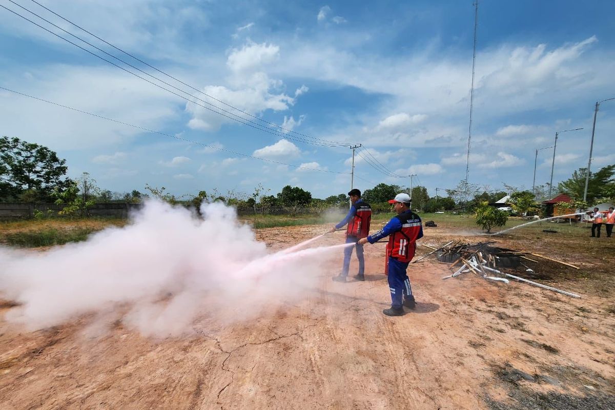 Mengantisipasi potensi terjadinya kebakaran hutan dan lahan (karhutla) terutama di sekitar jalan tol yang dipicu cuaca panas, PT Hutama Karya (Persero) melakukan berbagai upaya pencegahan.