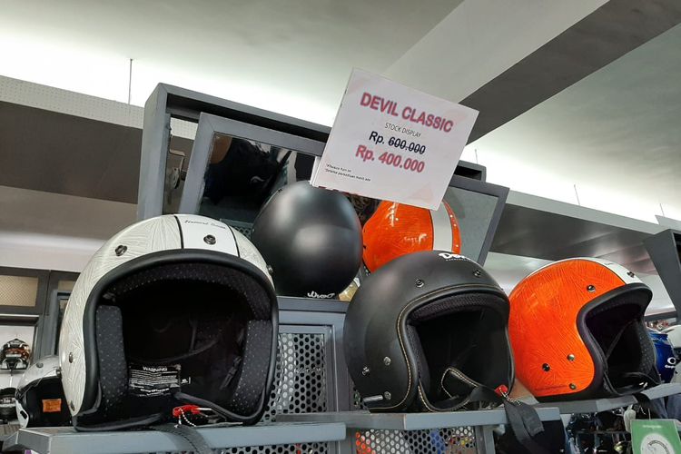 Ragam helm klasik di IIMS Motobike Expo 2019