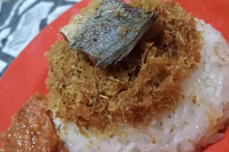 Songkolo Bagadang adalah salah satu makanan khas Sulawesi Selatan.