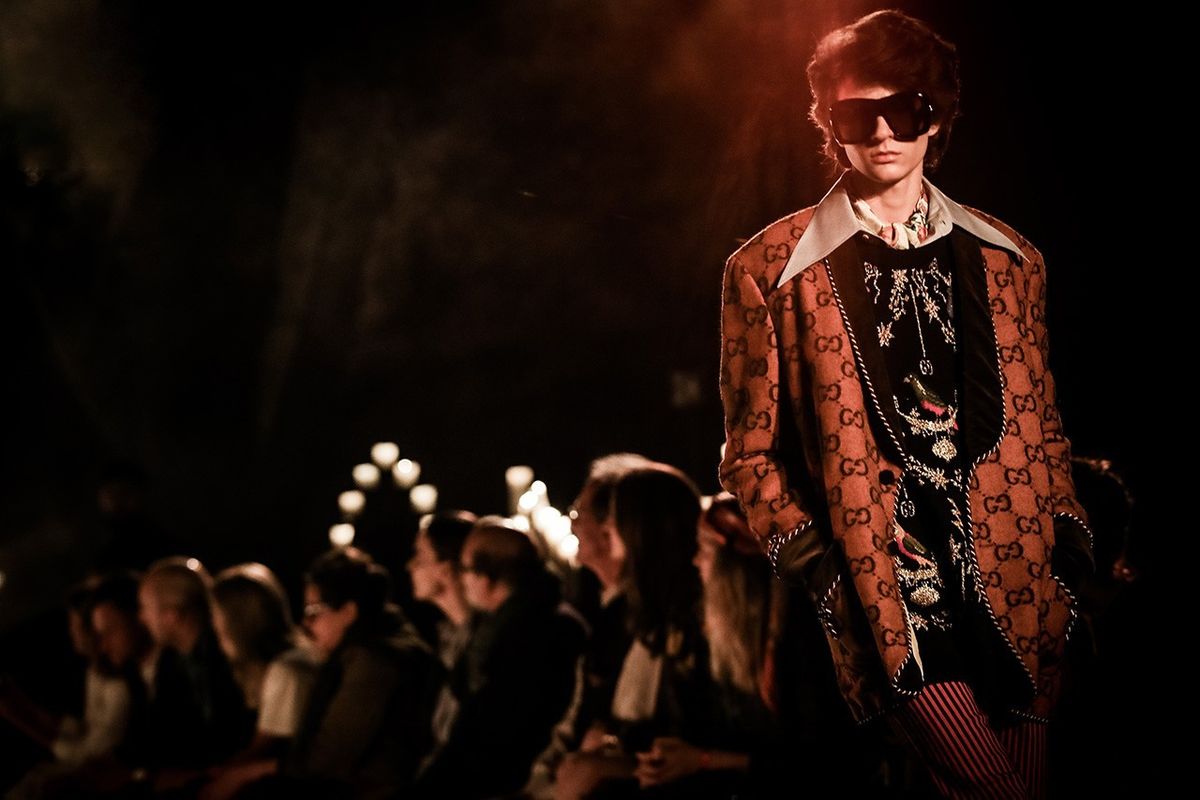 Gucci umumkan Fashion Show Koleksi Cruise 2021 akan digelar di San Fransisco.