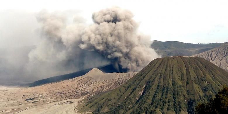 Bau Belerang Tercium hingga Pos Pengamatan Gunung Bromo 