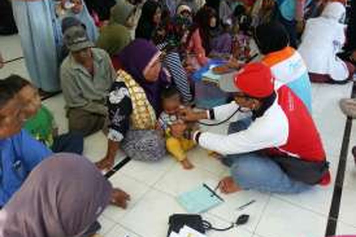 Masyarakat bisa menghubungi Posko Gempa Aceh BUMN tersebut di nomor telepon 0653-51200 atau langsung mendatangi posko yang berlokasi di Plasa Telkom Meureudu, Jl Iskandar Muda Meureudu, Pidie Jaya.
