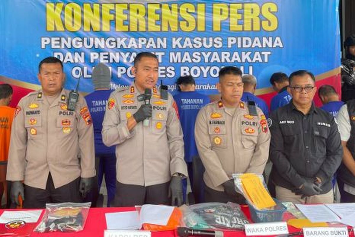 Kapolres Boyolali, AKBP Rosyid Hartanto memberikan keterangan pers dalam konferensi pers tindak pidana di Mapolres Boyolali, Jawa Tengah, Rabu (29/1/2025).