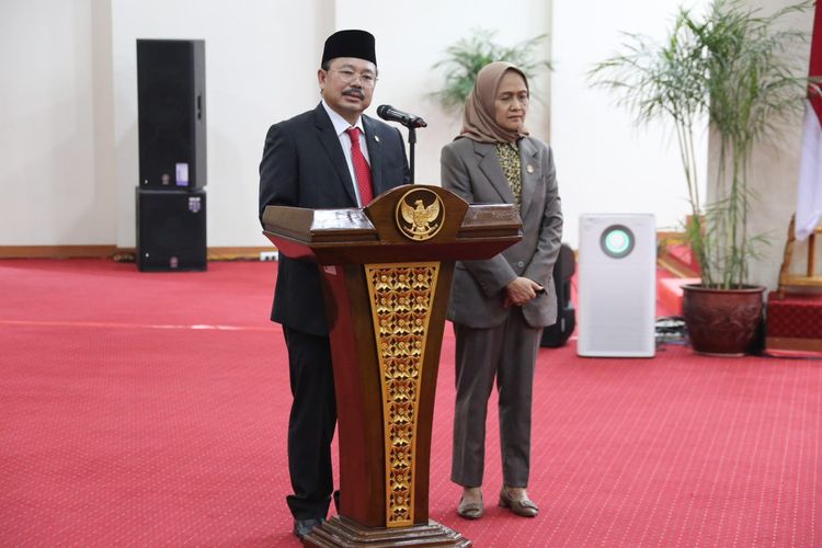 Amzulian Rifai dan Siti Nurdjanah terpilih menjadi Ketua dan Wakil Ketua Komisi Yudisial (KY) periode Juli 2023-Desember 2025 dalam voting Rapat Pemilihan Pimpinan KY yang dihadiri oleh seluruh Anggota KY di Auditorium KY, Jakarta, Senin (5/6/2023).