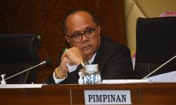 Berantas Mafia di Tubuh Polri, Komisi II Minta Kapolri Pegang Komitmen Presisi