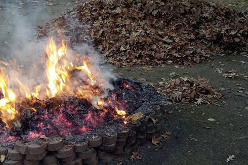 [POPULER JABODETABEK] Warga Kebagusan Didenda karena Bakar Sampah | Keluhan Penumpang KRL soal Perubahan Rute