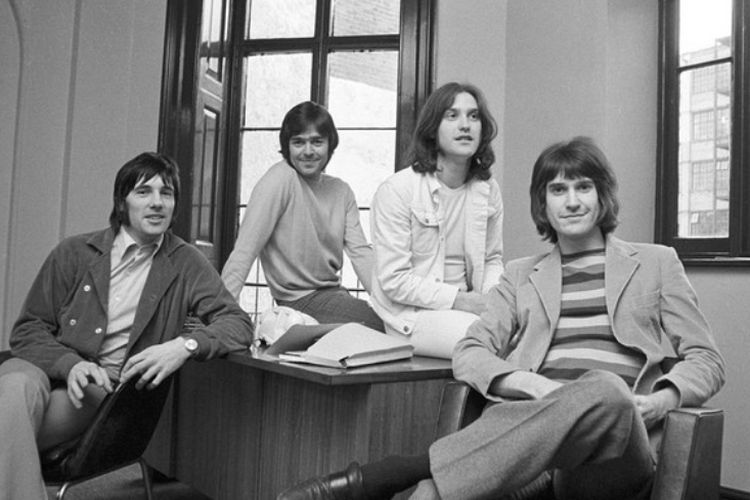 The Kinks, grup band rock Inggris
