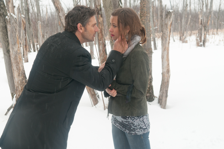 Addison (Eric bana) dan Liza (Olivia Wilde) dalam film Deadfall