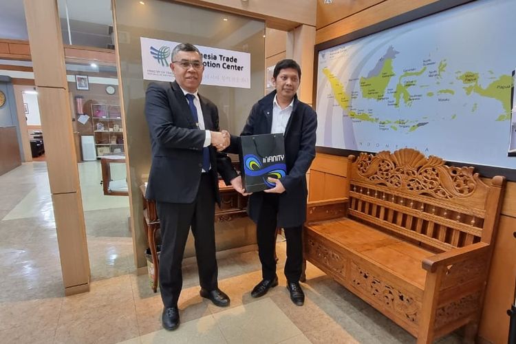 Pertemuan Kepala BPPSDM KP dengan Kepala Indonesian Trade Promotion Center (ITPC) Busan untuk menjajaki peluang pemasaran produk UMKM binaan Kementerian KP.