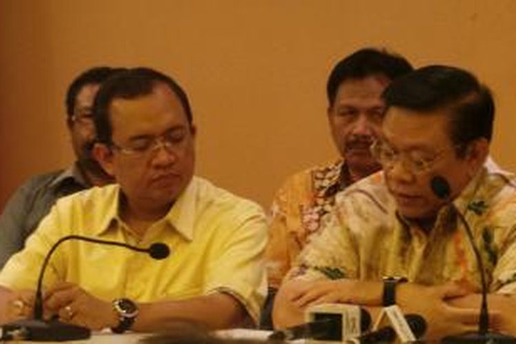 Ketua Umum Partai Golkar versi Munas IX Jakarta, Agung Laksono dan Wakil Ketua Umum Priyo Budi Santoso.