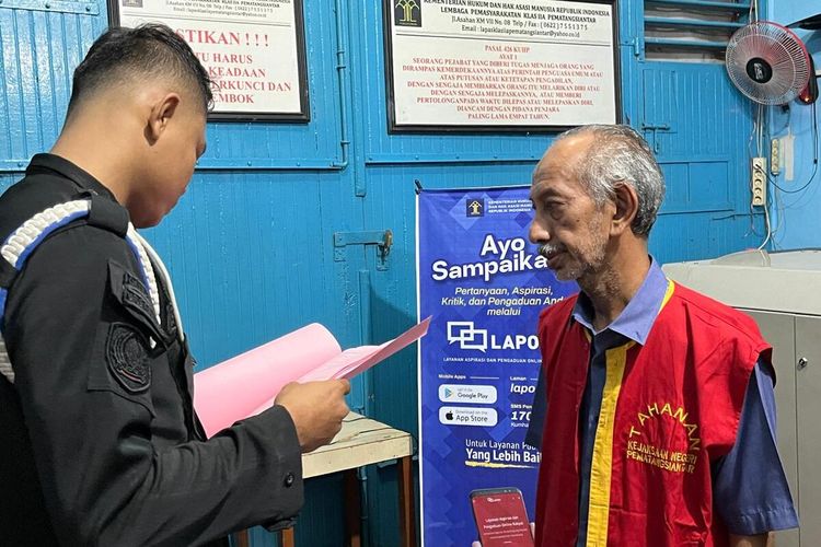 General Manager PT GSD, Mahmud (62), ditetapkan tersangka oleh Kejaksaan Negeri Pematangsiantar, Sumatera Utara, Selasa (25/6/2024). 