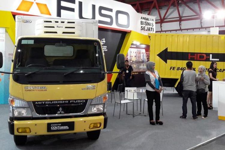 Mitsubishi Fuso dalam pameran Indonesia Transport, Supply Chain & Logistics 2016.