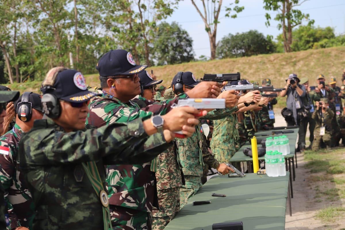 Hadiri Pembukaan AARM ke-32 di Filipina, Wakasad Jadi Peserta Lomba Tembak 