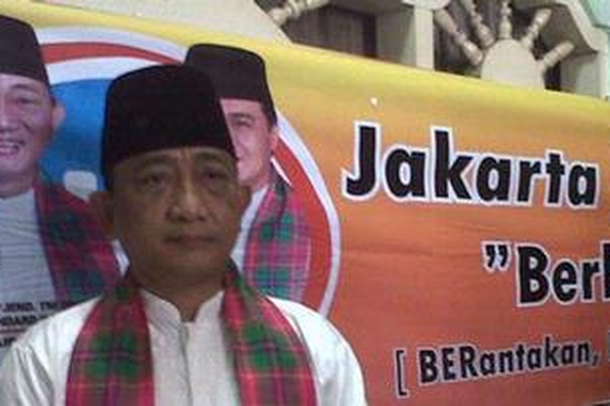 Calon gubernur DKI Jakarta, saat kampanye dan pemberian pengobatan gratis kepada warga kelurahan Jatinegara, Kecamatan Cakung, Jakarta Timur, Rabu (27/6/2012).