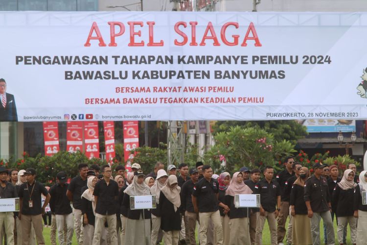 Apel Siaga Pengawasan Tahapan Kampanye Pemilu 2024 di Alun-alun Purwokerto, Kabupaten Banyumas, Jawa Tengah, Selasa (28/11/2023).