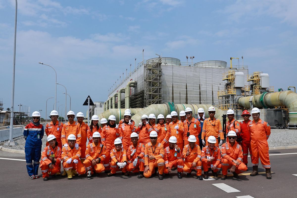 Pertamina bersama insan media berkunjung ke Pembangkit Listrik Tenaga Gas Uap (PLTGU) Jawa 1 di wilayah Jawa Barat.
