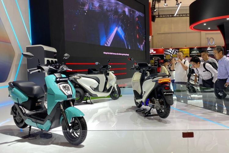 AHM memboyong dua pendatang baru Honda ICON e: dan Honda CUV di ajang IMOS 2024 yang semakin mempertegas peran AHM dalam menyediakan pilihan mobilitas praktis dan ramah lingkungan.